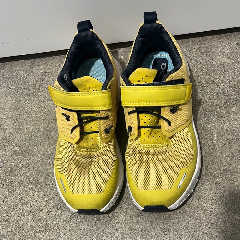 On Running On Cloud Kid Sneakers